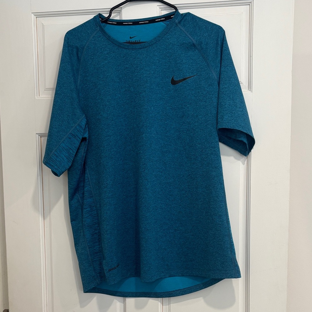 Nike Men's Blue Short Sleeve Shirt